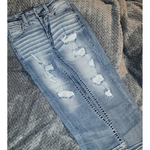 BKE Conner Straight Leg Mid Rise Distressed Jeans Size 6 boys NWT!! Buckle - Picture 1 of 5